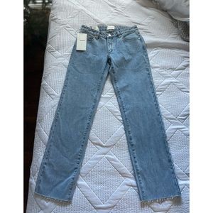 ABRAND JEANS 99 Low Straight Walk Away 
SIZE 26